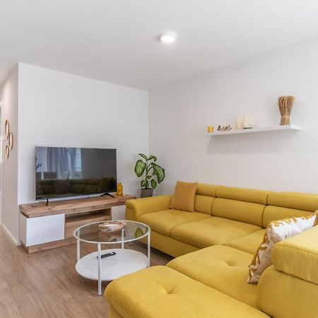 Unique: Zentrumsnahe 2 Zimmerwohnung In Villingen Mit Netflix 1 Og Kültér fotó