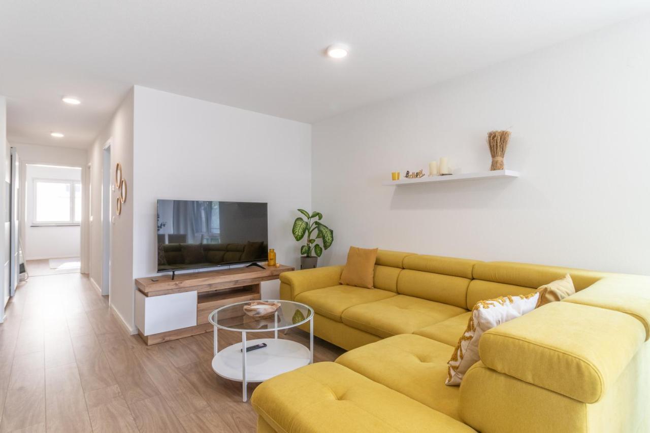 Unique: Zentrumsnahe 2 Zimmerwohnung In Villingen Mit Netflix 1 Og Kültér fotó